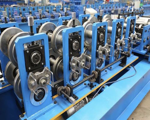 kupować Całkowicie automatyczna maszyna do tworzenia rolek C Profil stalowy Cz Maszyna do tworzenia rolek 3,0 mm online manufacture