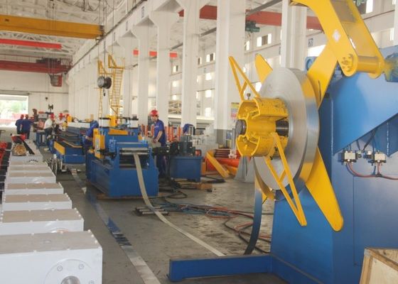 kupować 30m/min Maszyna do tworzenia kanałów Maszyna do tworzenia rolek kanałów z automatycznym podkrętem online manufacture