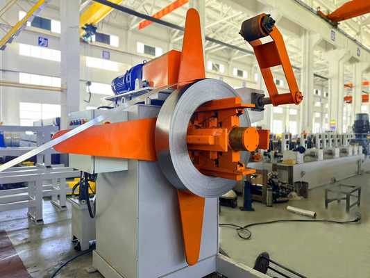 Automatyczna maszyna do tworzenia rolek dla blach dachowych ze stali słonecznej