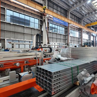 Maszyna do formowania rolek do wsporników z powierzchnią HMI